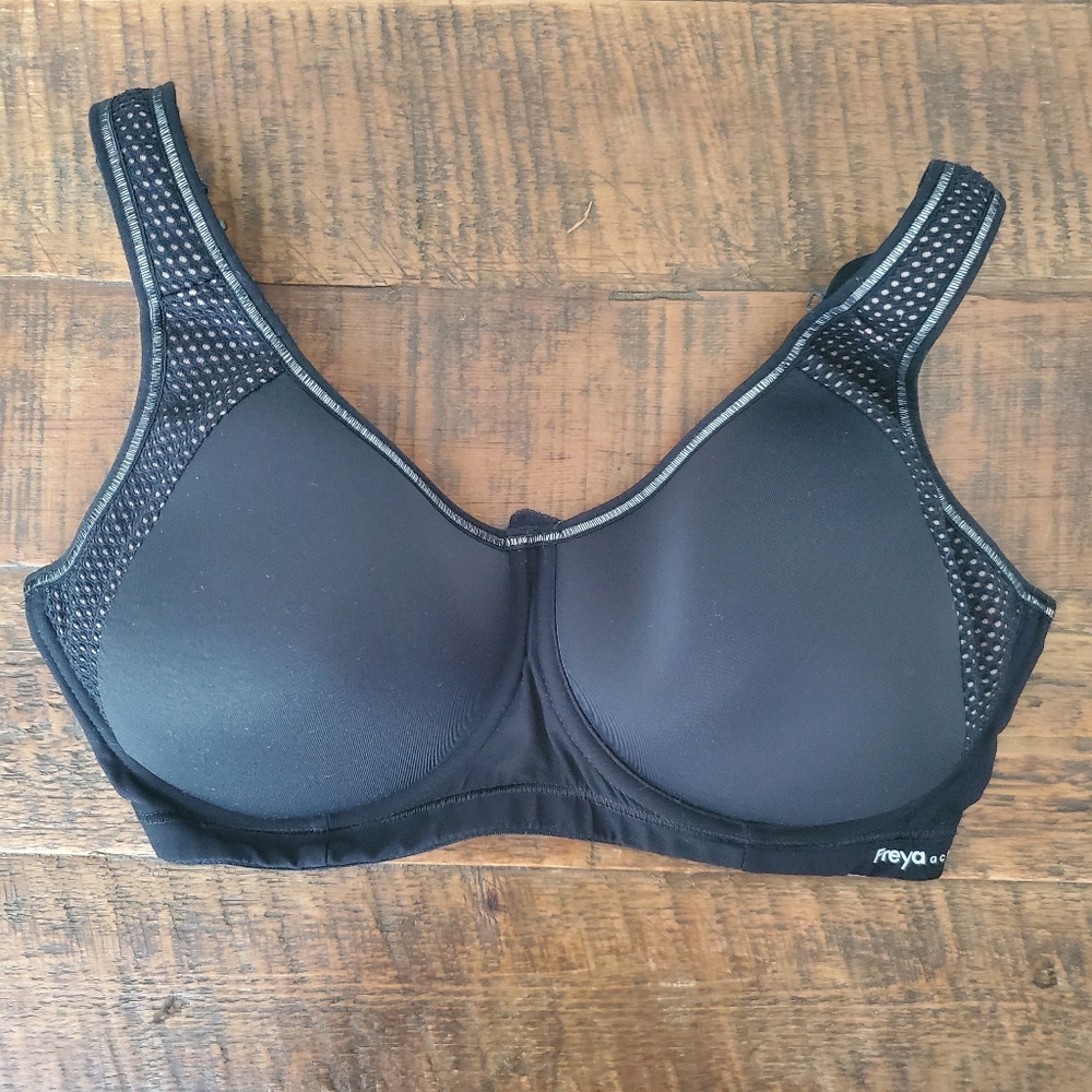Freya Underwire Sports Bra 30E / 30DDD Black White
